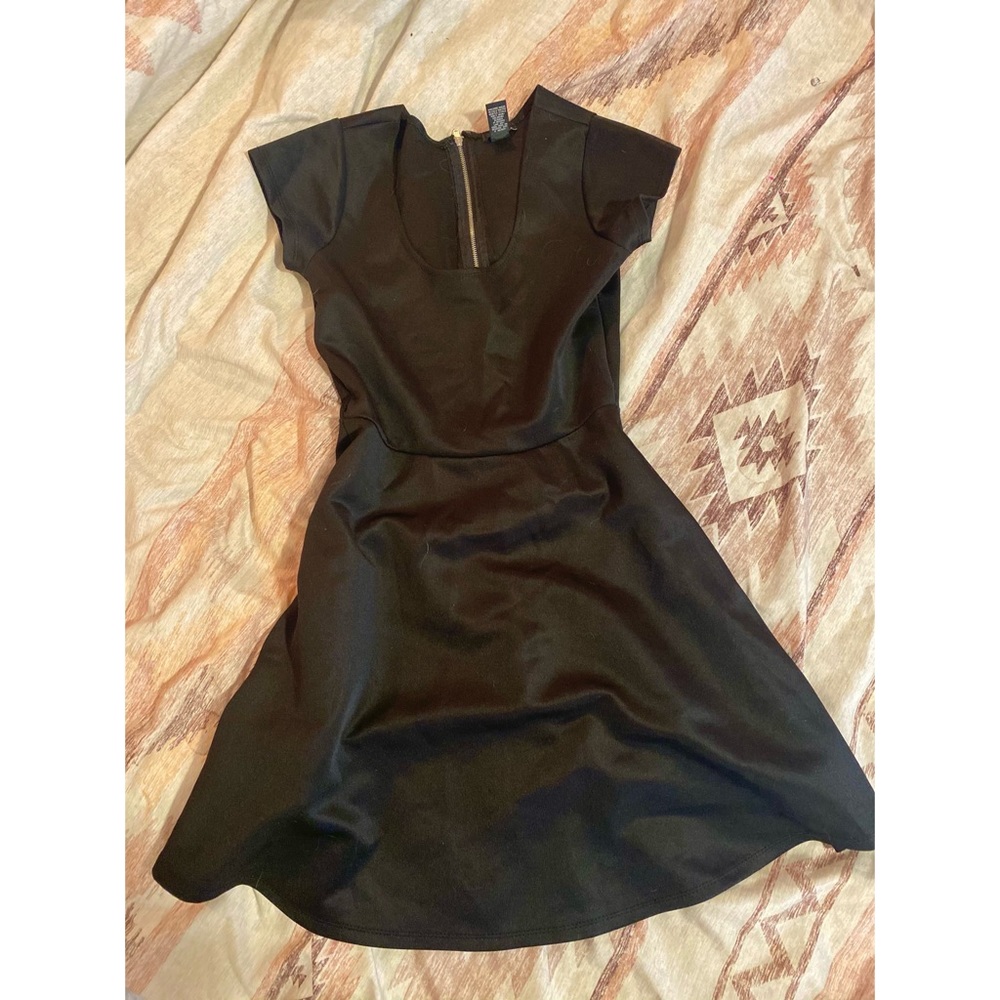 LBD | Short Sleeve Dress